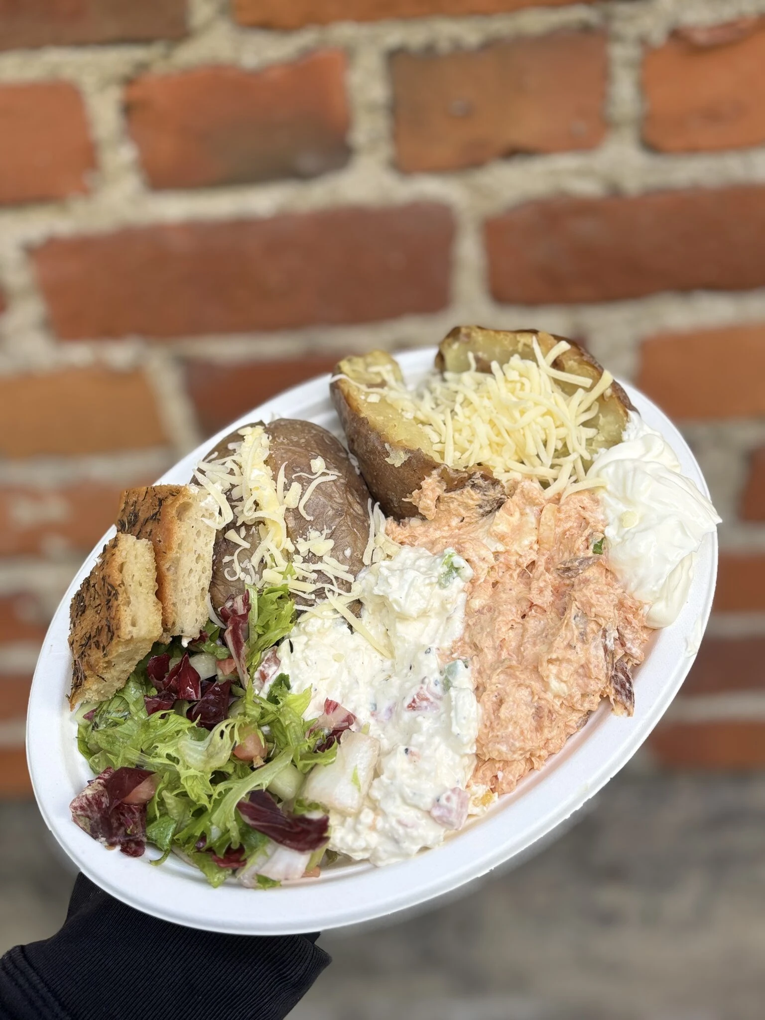 Esimerkkikuva tilaisuuteen saatavasta tarjoilusta